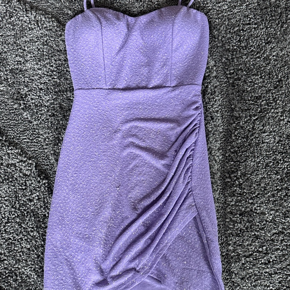 Elegant Purple lavender Medium Women's Dress from Windsor great for Homecoming